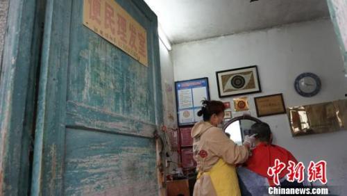 海口理发店最新爆料事件,最新爆料揭露行业乱象