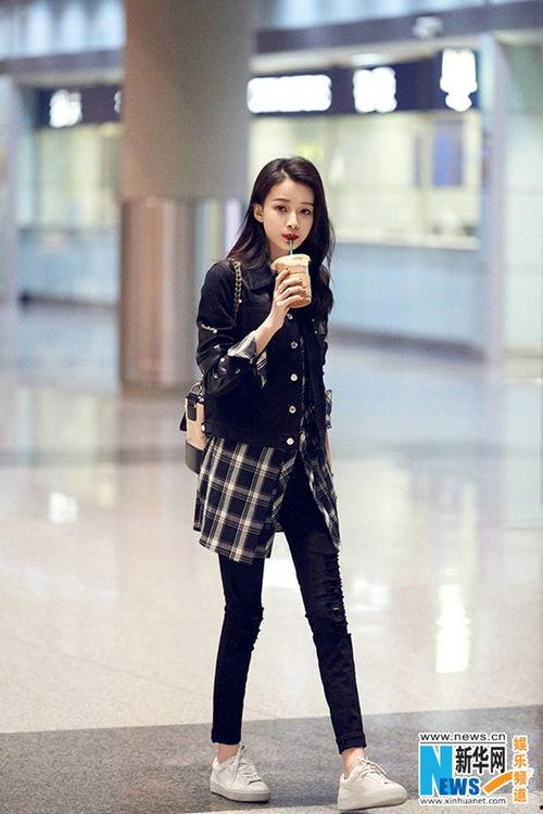 孙怡机场爆料视频最新版,时尚穿搭与真实瞬间 第3张 孙怡机场爆料视频最新版,时尚穿搭与真实瞬间 第3张